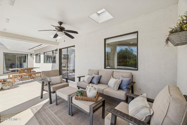 5621 E VOLTAIRE Avenue, Scottsdale, AZ 85254