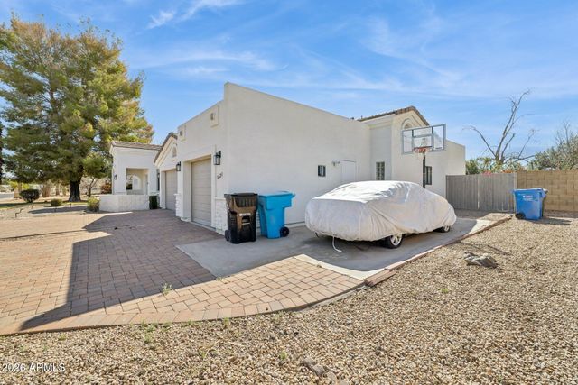 5621 E VOLTAIRE Avenue, Scottsdale, AZ 85254