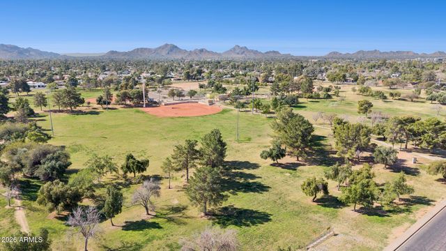 5621 E VOLTAIRE Avenue, Scottsdale, AZ 85254