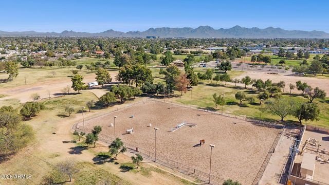 5621 E VOLTAIRE Avenue, Scottsdale, AZ 85254
