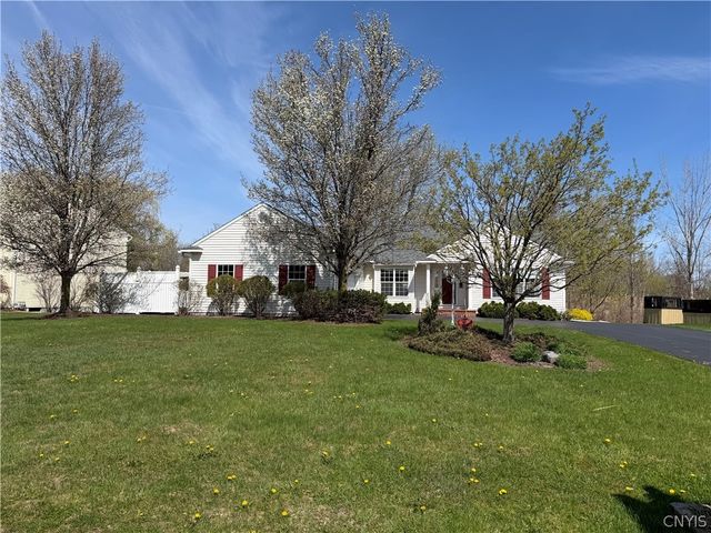 6209 Julia Trail, Cicero, NY 13039