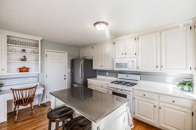 415 Woodlands Dr, Gallatin, TN 37066