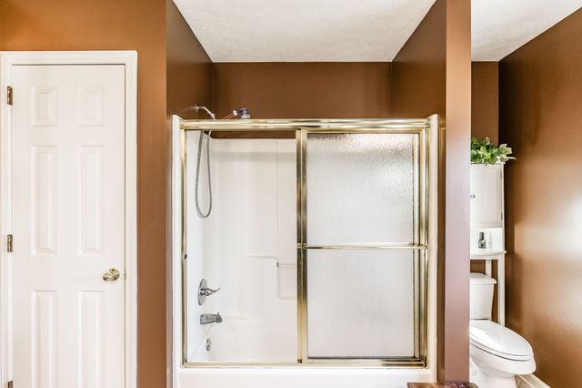 415 Woodlands Dr, Gallatin, TN 37066