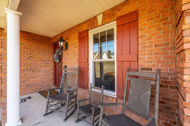 415 Woodlands Dr, Gallatin, TN 37066