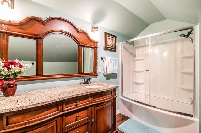 415 Woodlands Dr, Gallatin, TN 37066