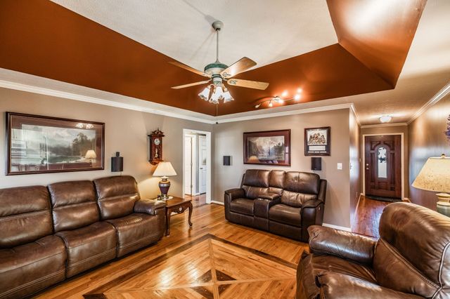 415 Woodlands Dr, Gallatin, TN 37066