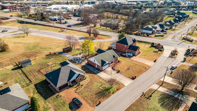 415 Woodlands Dr, Gallatin, TN 37066