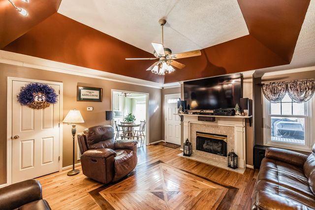 415 Woodlands Dr, Gallatin, TN 37066