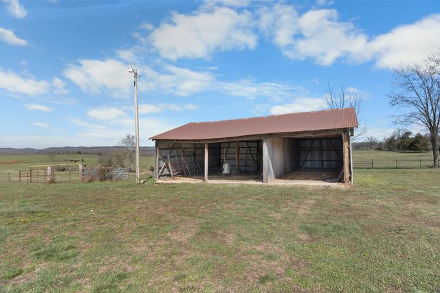 686 Grady Road, Forsyth, MO 65653