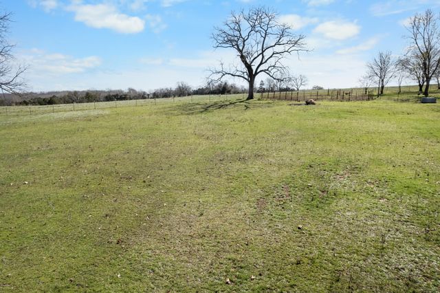 686 Grady Road, Forsyth, MO 65653