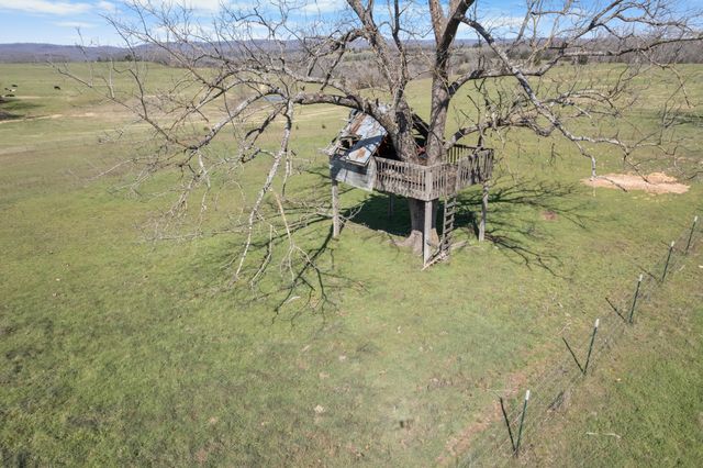 686 Grady Road, Forsyth, MO 65653