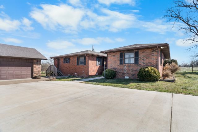 686 Grady Road, Forsyth, MO 65653