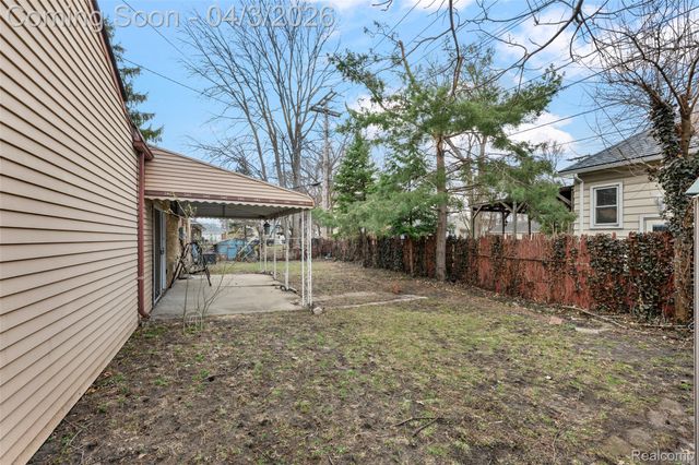 516 E Woodward Heights Boulevard, Hazel Park, MI 48030