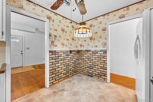 516 E Woodward Heights Boulevard, Hazel Park, MI 48030