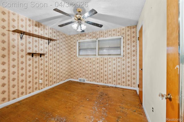 516 E Woodward Heights Boulevard, Hazel Park, MI 48030