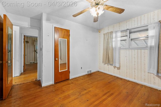 516 E Woodward Heights Boulevard, Hazel Park, MI 48030