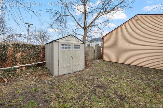 516 E Woodward Heights Boulevard, Hazel Park, MI 48030