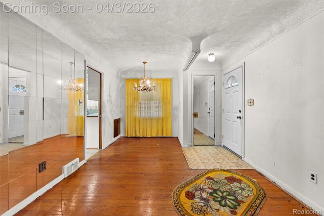 516 E Woodward Heights Boulevard, Hazel Park, MI 48030