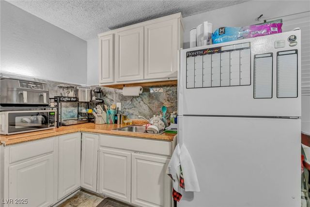 54 Del Amo Drive, Las Vegas, NV 89110