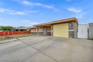 54 Del Amo Drive, Las Vegas, NV 89110