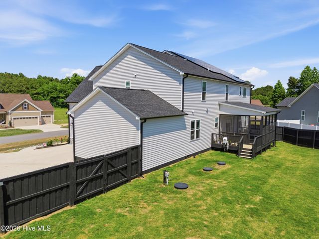 69 Red Rocks Circle, Benson, NC 27504