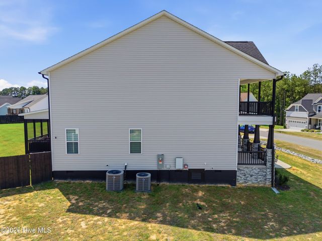 69 Red Rocks Circle, Benson, NC 27504