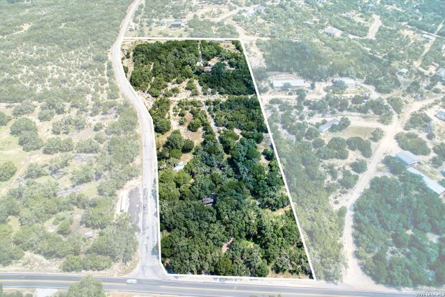10294 PARK ROAD 37, Lakehills, TX 78063