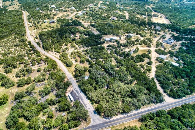 10294 PARK ROAD 37, Lakehills, TX 78063