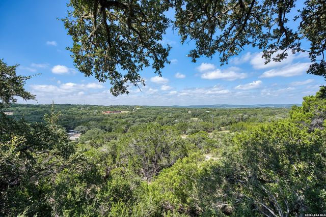 10294 PARK ROAD 37, Lakehills, TX 78063