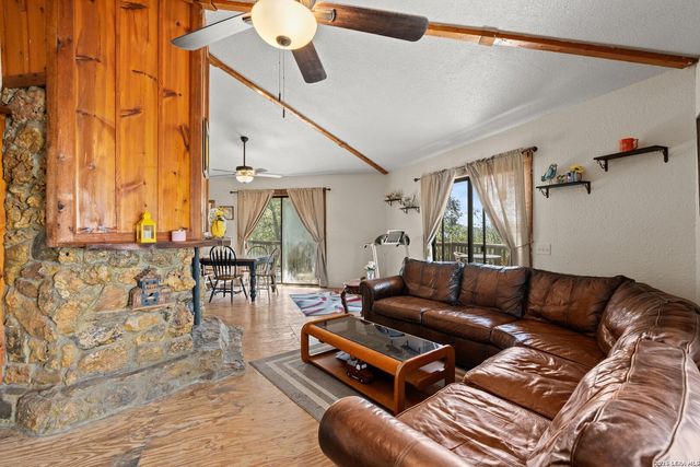10294 PARK ROAD 37, Lakehills, TX 78063