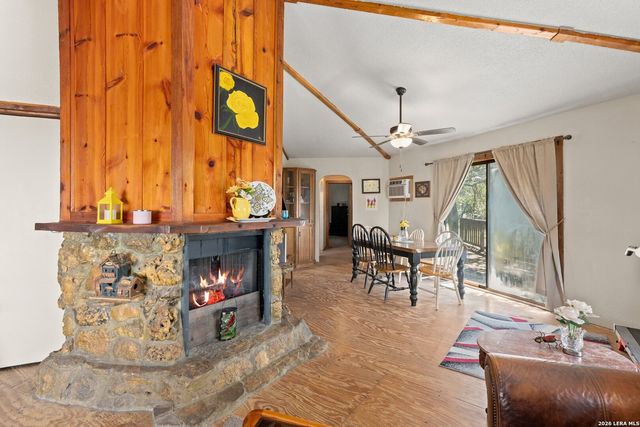 10294 PARK ROAD 37, Lakehills, TX 78063