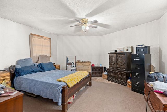 10294 PARK ROAD 37, Lakehills, TX 78063