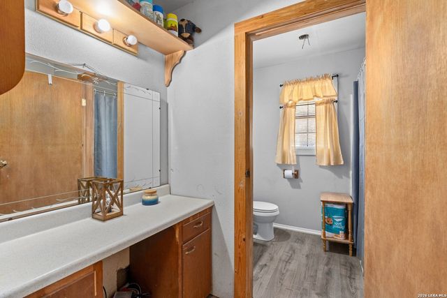 10294 PARK ROAD 37, Lakehills, TX 78063