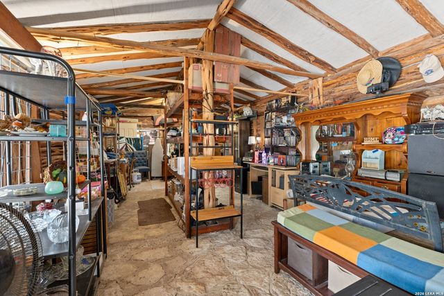 10294 PARK ROAD 37, Lakehills, TX 78063