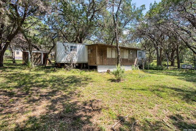 10294 PARK ROAD 37, Lakehills, TX 78063