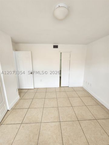 2770 W 61st Pl 202, Hialeah, FL 33016