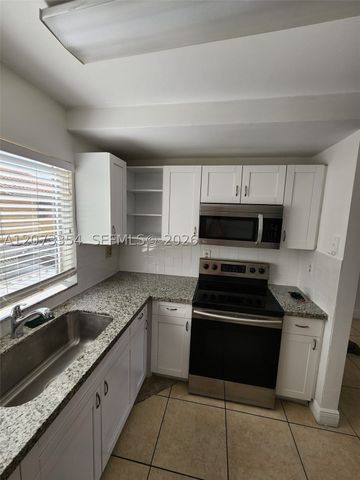 2770 W 61st Pl 202, Hialeah, FL 33016