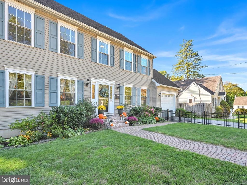 206 W KING ST, Malvern, PA 19355