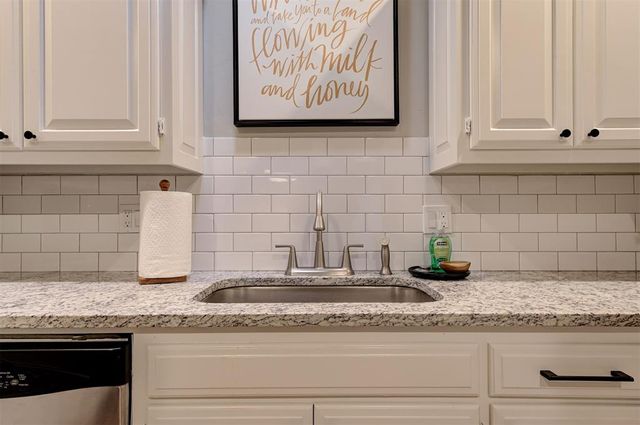 2100 Cobblestone Court 106, Edmond, OK 73034