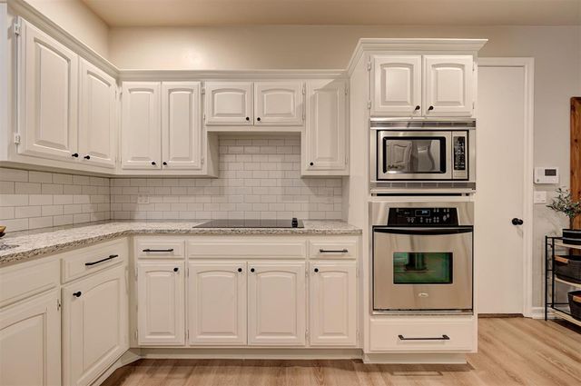 2100 Cobblestone Court 106, Edmond, OK 73034
