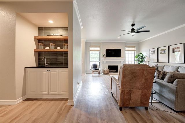 2100 Cobblestone Court 106, Edmond, OK 73034