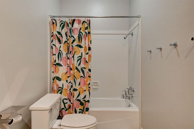 2100 Cobblestone Court 106, Edmond, OK 73034
