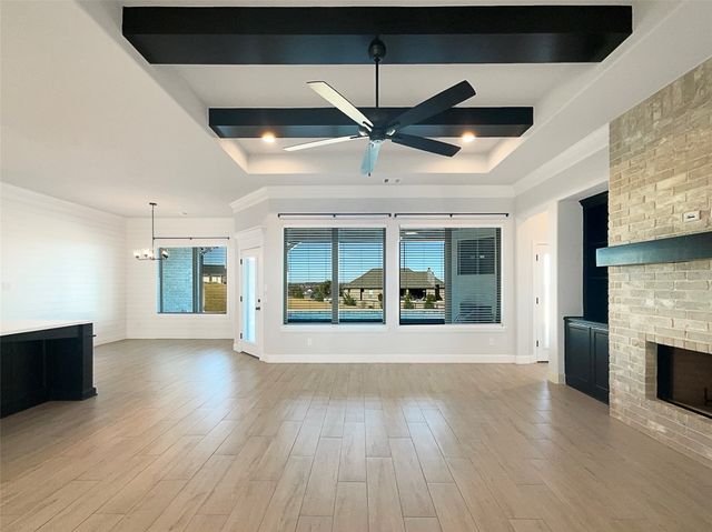 405 Oak Meadow Lane, Weatherford, TX 76085