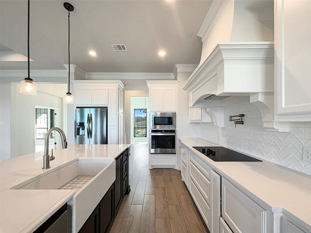 405 Oak Meadow Lane, Weatherford, TX 76085