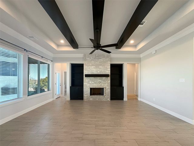 405 Oak Meadow Lane, Weatherford, TX 76085