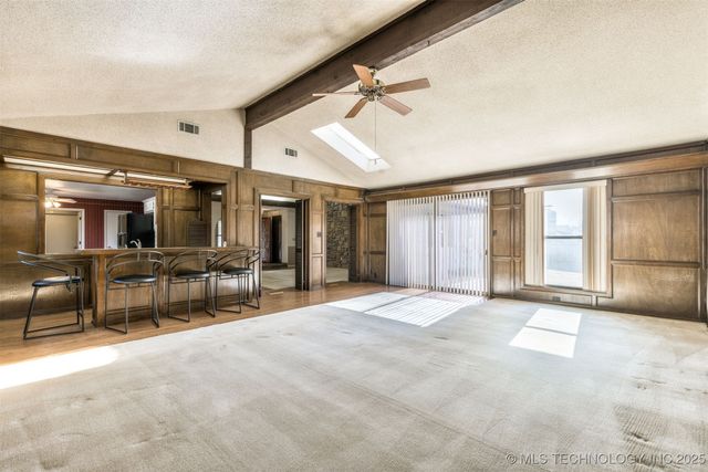 6910 S NEW HAVEN Avenue, Tulsa, OK 74136