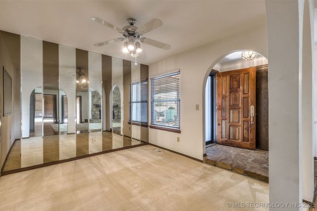 6910 S NEW HAVEN Avenue, Tulsa, OK 74136