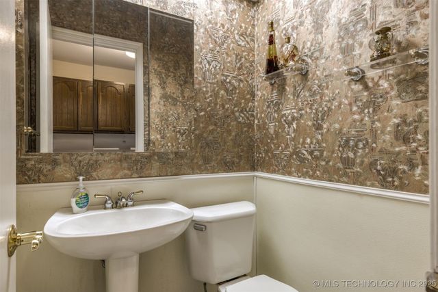 6910 S NEW HAVEN Avenue, Tulsa, OK 74136