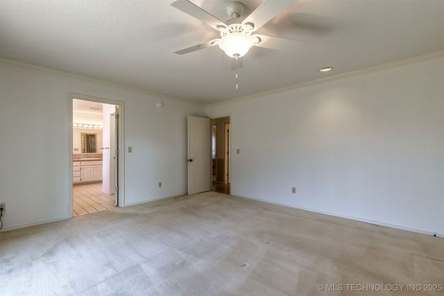 6910 S NEW HAVEN Avenue, Tulsa, OK 74136