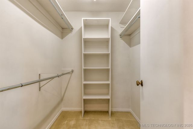 6910 S NEW HAVEN Avenue, Tulsa, OK 74136